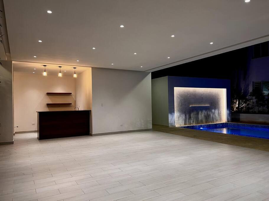 Outstanding Pent House W/Jacuzzi Apartment ซานติอาโก เด ลอสกาบาเญโรส ภายนอก รูปภาพ