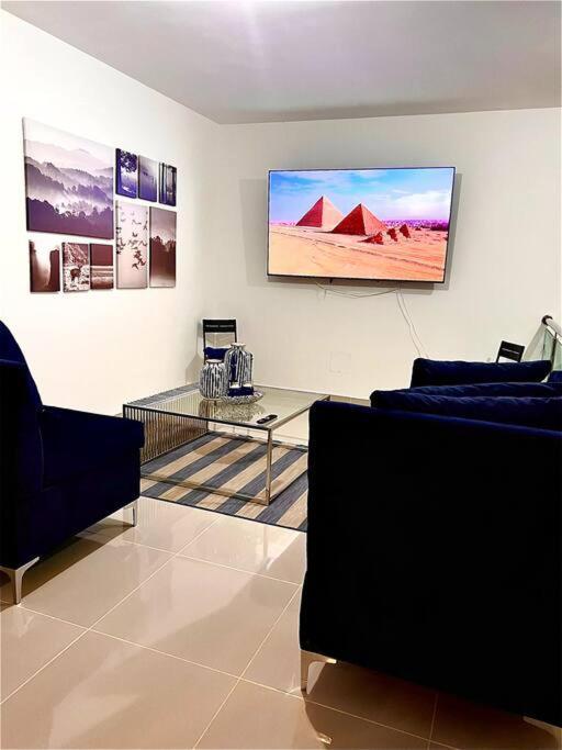 Outstanding Pent House W/Jacuzzi Apartment ซานติอาโก เด ลอสกาบาเญโรส ภายนอก รูปภาพ