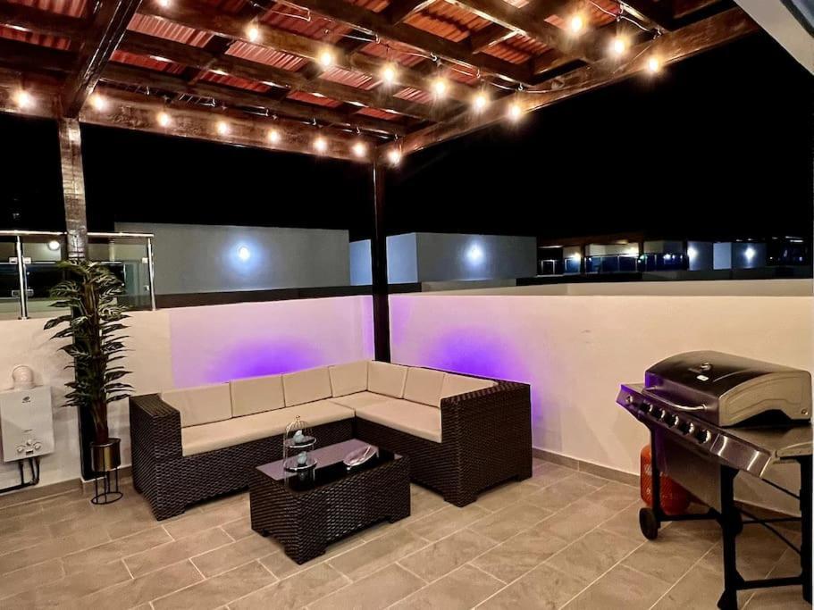 Outstanding Pent House W/Jacuzzi Apartment ซานติอาโก เด ลอสกาบาเญโรส ภายนอก รูปภาพ