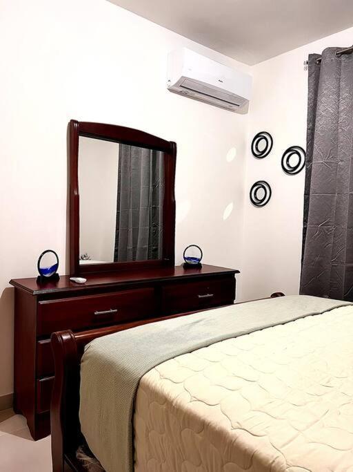 Outstanding Pent House W/Jacuzzi Apartment ซานติอาโก เด ลอสกาบาเญโรส ภายนอก รูปภาพ