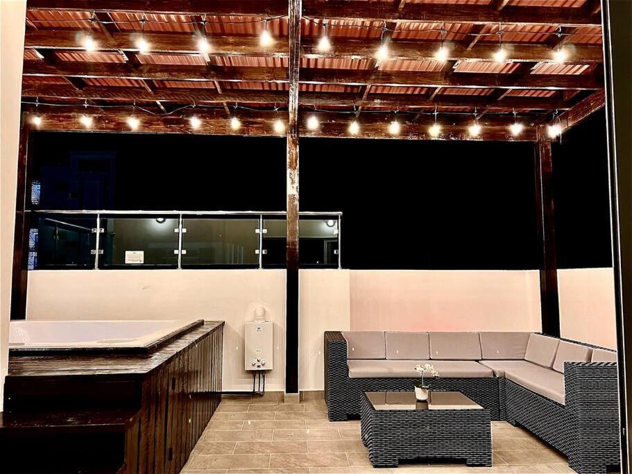 Outstanding Pent House W/Jacuzzi Apartment ซานติอาโก เด ลอสกาบาเญโรส ภายนอก รูปภาพ